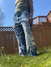 Load image into Gallery viewer, Printemps Lace Appliqué Jeans